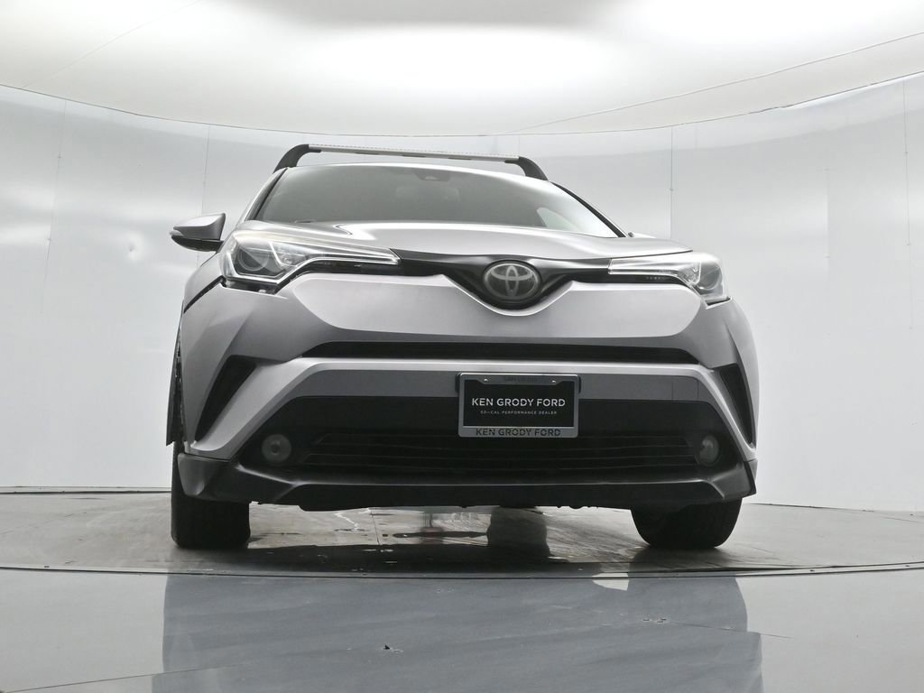 Used 2018 Toyota C-HR XLE FWD image 32