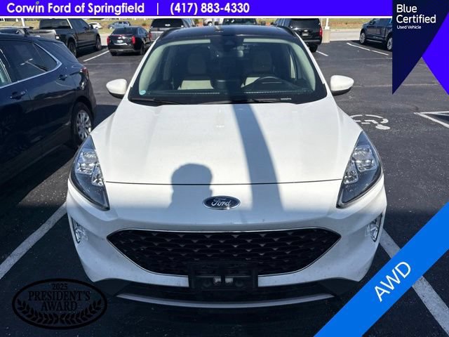 Certified 2020 Ford Escape Titanium w/ Titanium Premium Package 2.0 AWD/4WD image 2