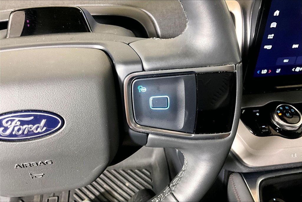 Certified 2025 Ford Expedition Active AWD/4WD image 15
