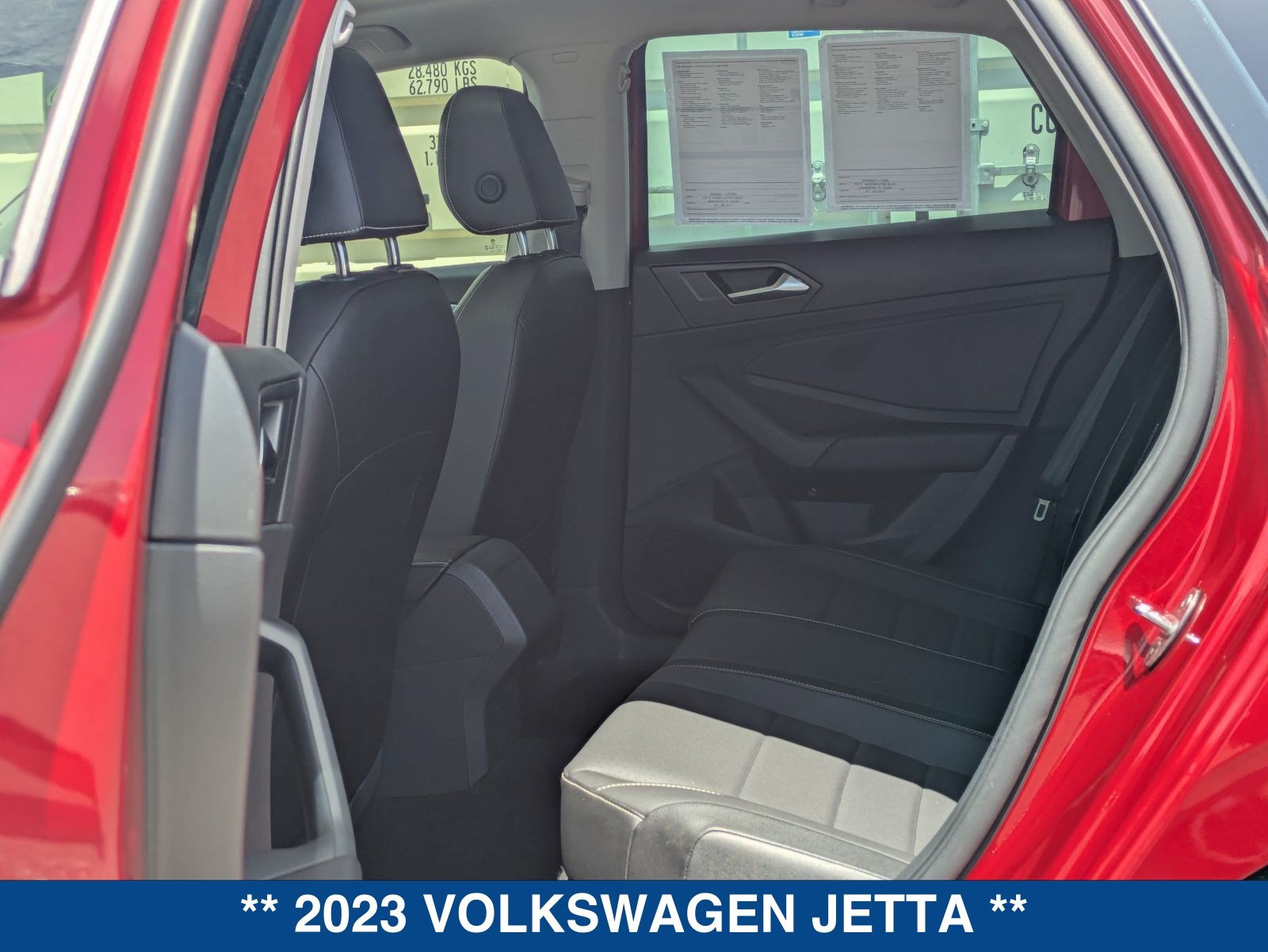 Used 2023 Volkswagen Jetta SE FWD image 14