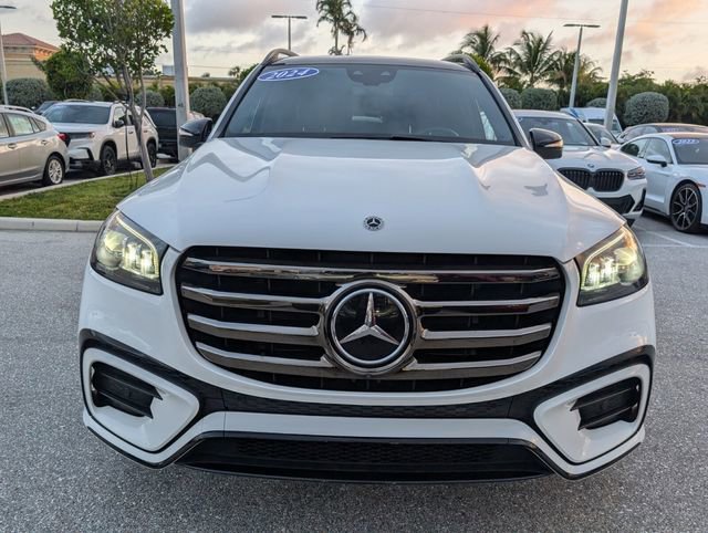 Used 2024 Mercedes-Benz GLS 450 4MATIC image 2