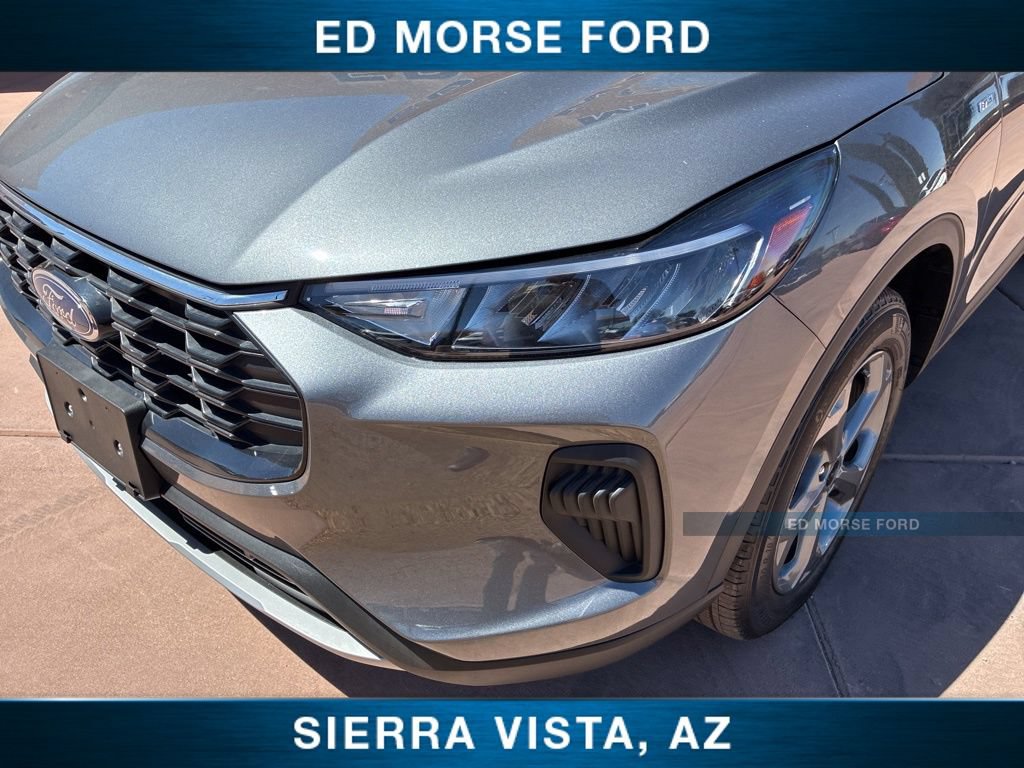 Certified 2025 Ford Escape ST-Line AWD/4WD image 3