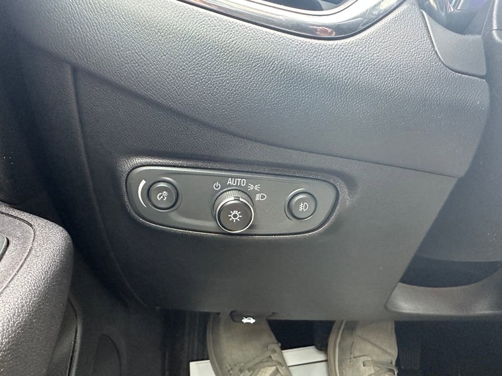 Used 2019 Chevrolet Equinox Premier image 12