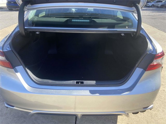 Used 2024 Toyota Camry SE image 9