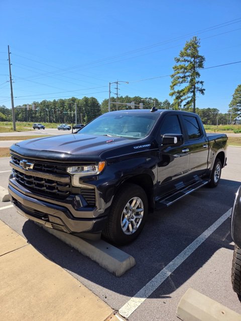 Used 2022 Chevrolet Silverado 1500 RST w/ Convenience Package II AWD/4WD image 1