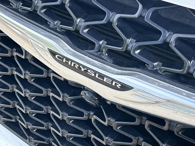 Used 2022 Chrysler Pacifica Touring-L FWD image 10