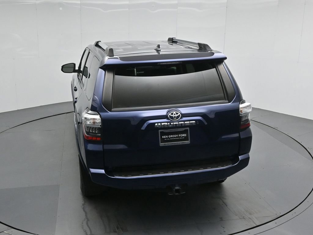 Used 2022 Toyota 4Runner SR5 Premium w/ Moonroof Package AWD/4WD image 15