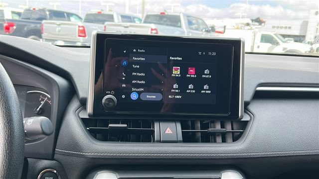Used 2025 Toyota RAV4 XLE FWD image 20