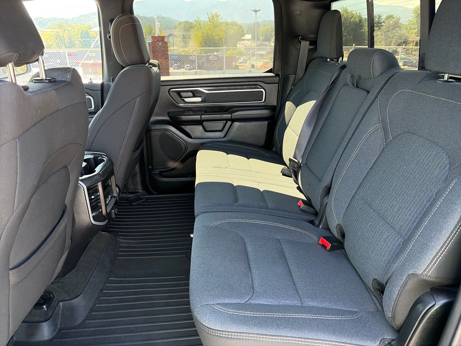 Used 2020 RAM 1500 Big Horn AWD/4WD image 19