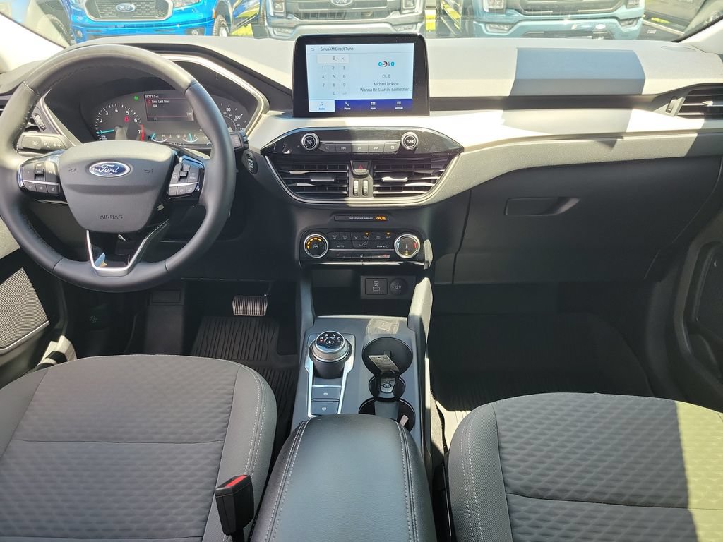 Certified 2022 Ford Escape SE w/ Cold Weather Package FWD image 11