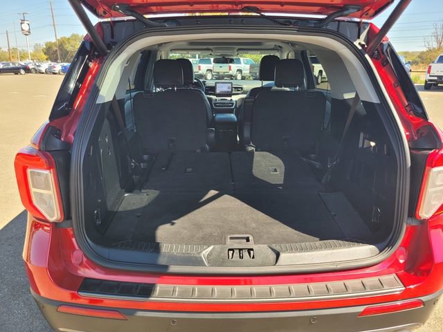 Certified 2022 Ford Explorer XLT w/ Equipment Group 202A image 8