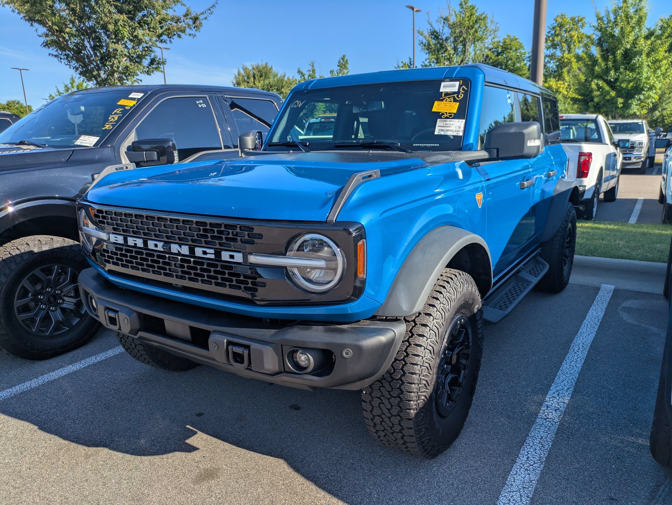 Certified 2025 Ford Bronco Badlands AWD/4WD image 3