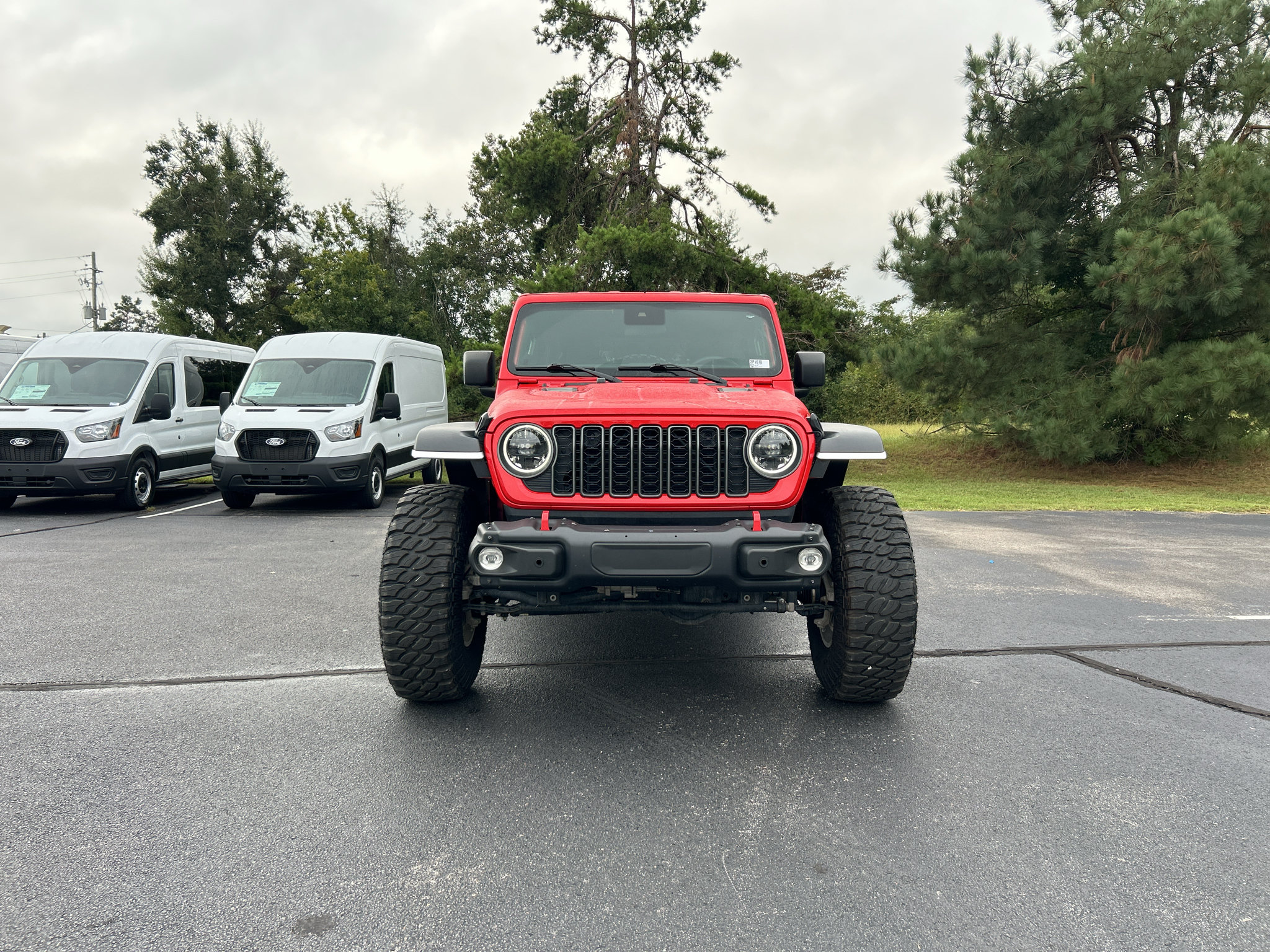 Used 2025 Jeep Wrangler Unlimited Rubicon AWD/4WD image 2