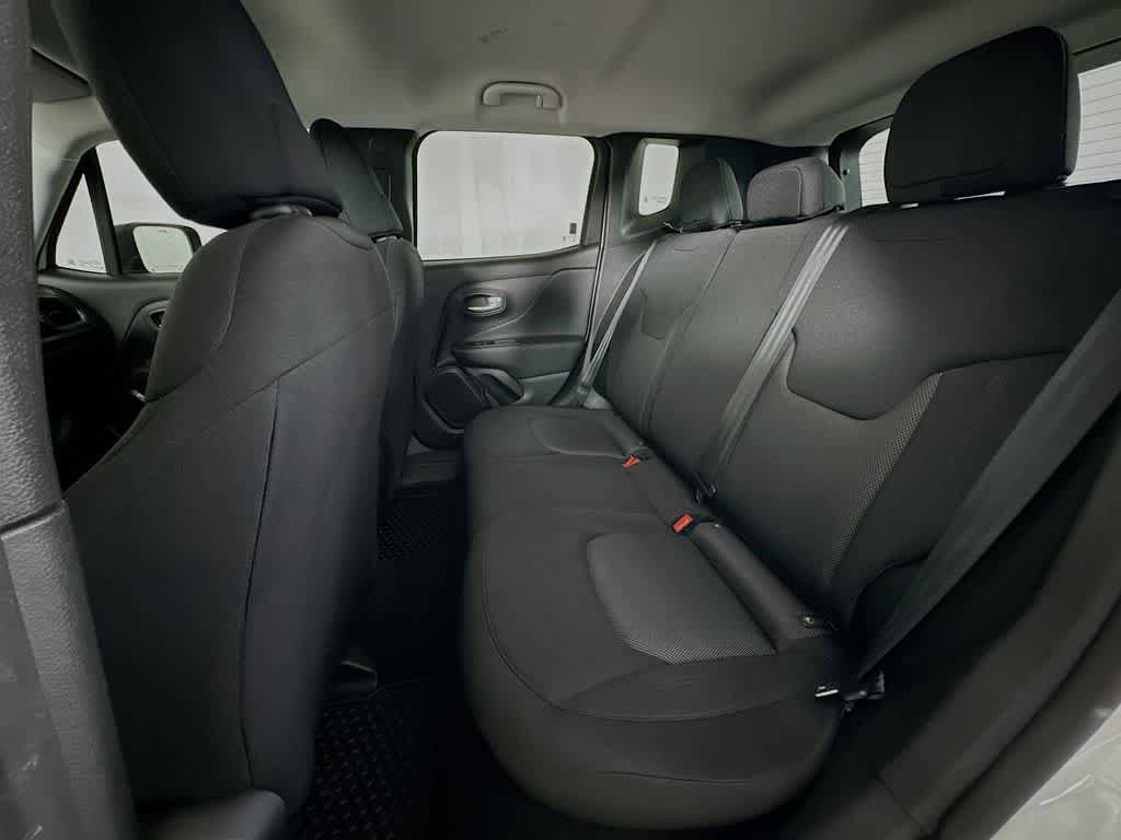 Used 2023 Jeep Renegade Latitude AWD/4WD image 13