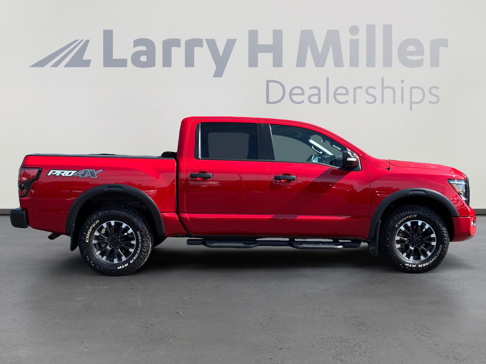Used 2021 Nissan Titan PRO-4X w/ Pro-4x Convenience Package AWD/4WD image 6