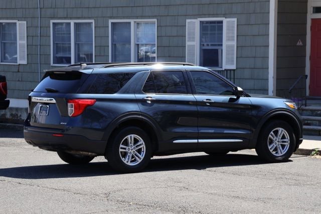 Certified 2023 Ford Explorer XLT image 3