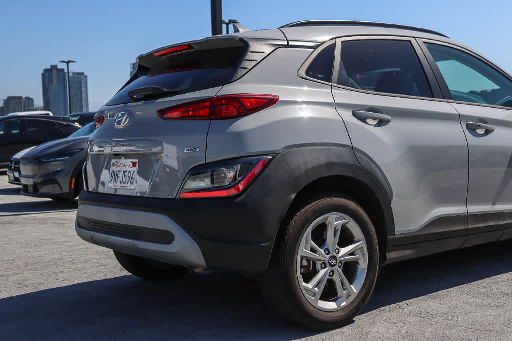 Used 2023 Hyundai Kona SEL AWD/4WD image 9