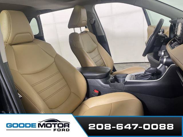 Used 2021 Toyota RAV4 XLE Premium AWD/4WD image 23