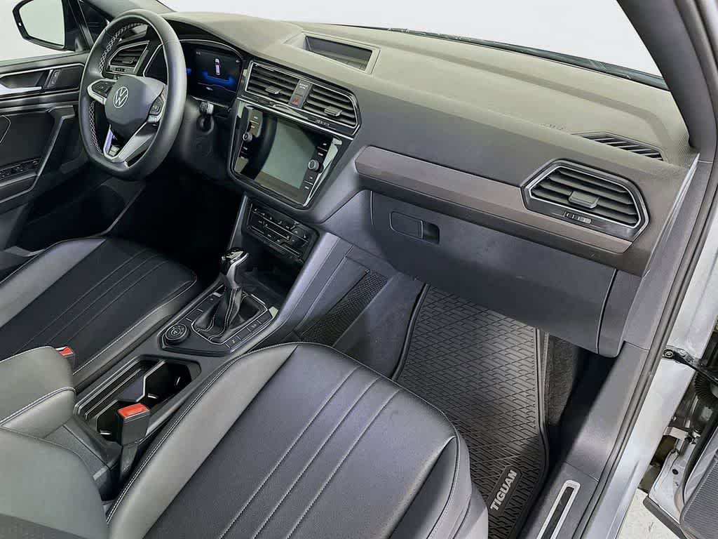 Used 2023 Volkswagen Tiguan SE R-Line AWD/4WD image 35