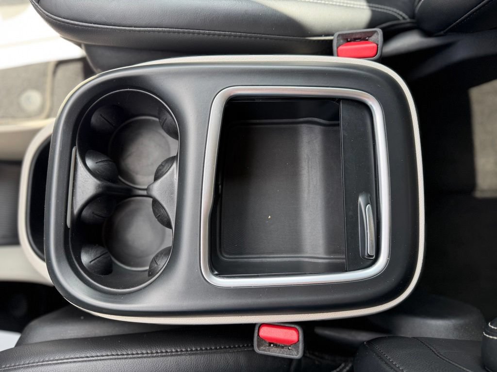 Used 2022 Chrysler Pacifica Touring-L FWD image 32