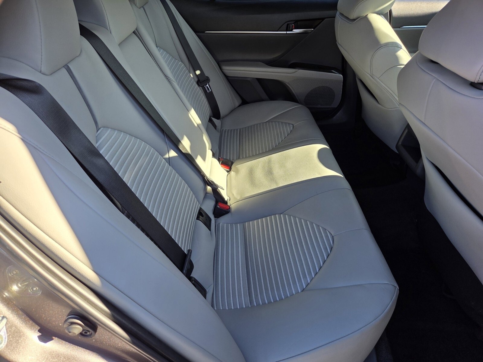 Used 2024 Toyota Camry SE image 14