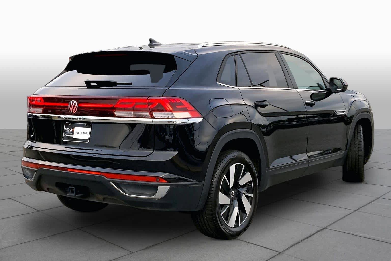 Used 2026 Volkswagen Atlas Cross Sport SE FWD image 12
