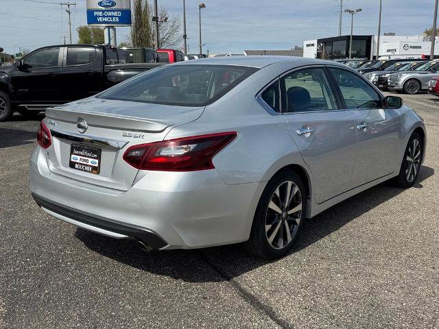 Used 2017 Nissan Altima 3.5 SR FWD image 5