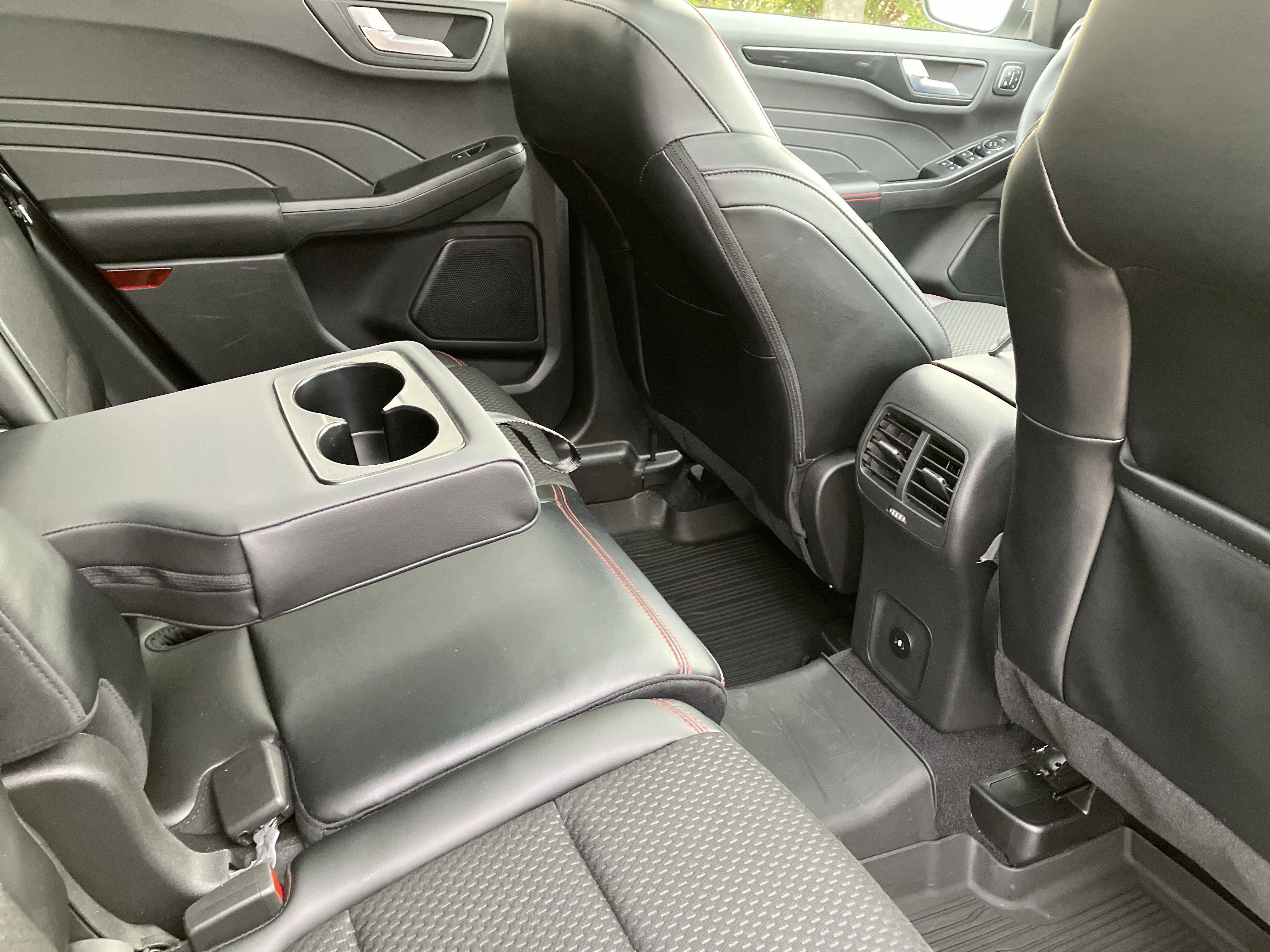 Certified 2023 Ford Escape ST-Line Select w/ Tech Pack #2 image 16