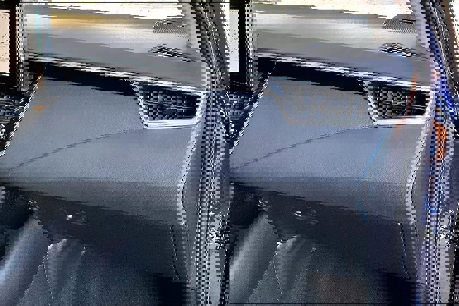 Used 2023 Toyota Corolla LE image 19