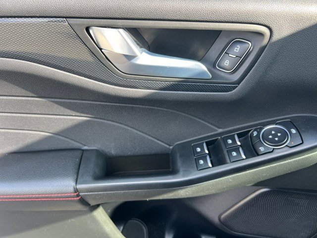 Certified 2024 Ford Escape ST-Line Select AWD/4WD image 11