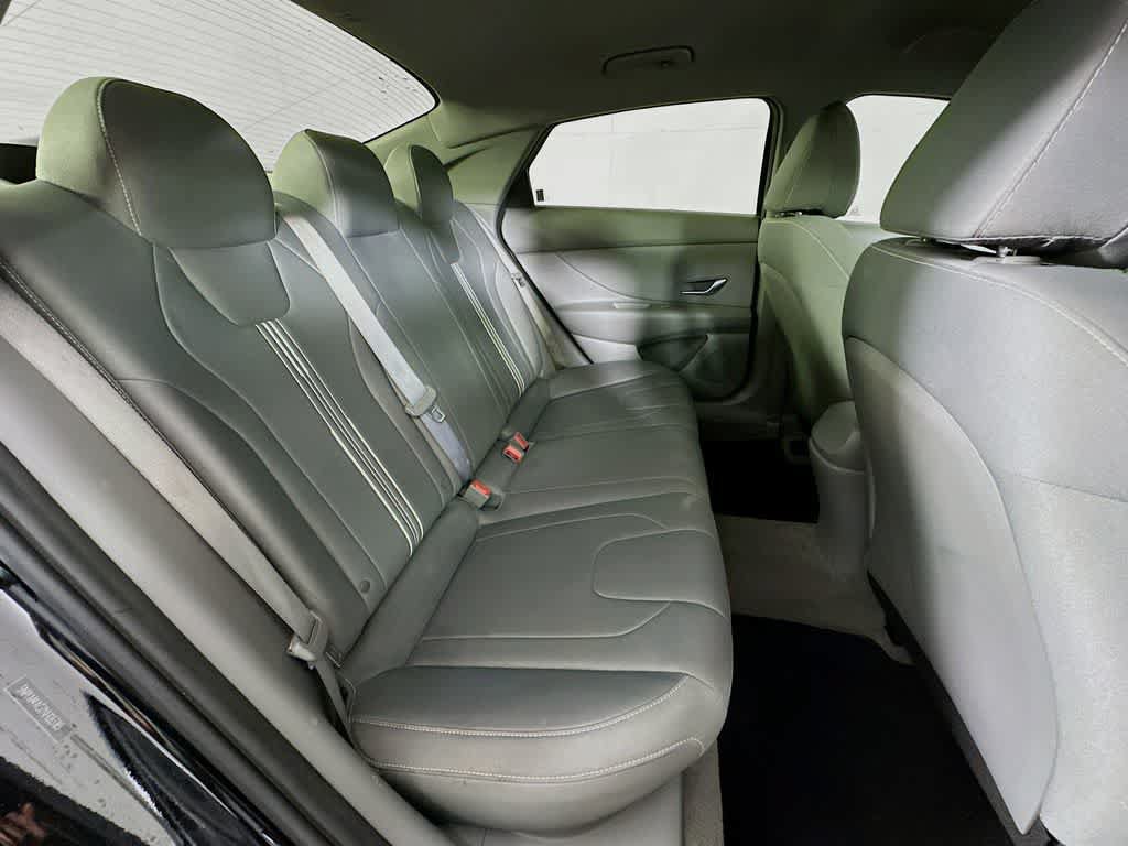 Used 2022 Hyundai Elantra SEL FWD image 29
