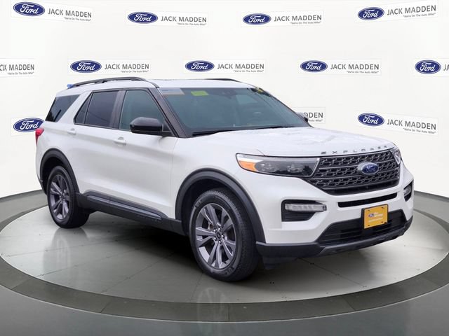 Certified 2023 Ford Explorer XLT w/ Equipment Group 202A AWD/4WD image 7