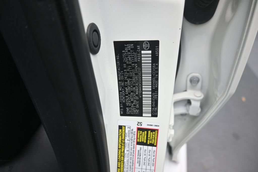 Used 2025 Toyota Camry SE FWD image 20