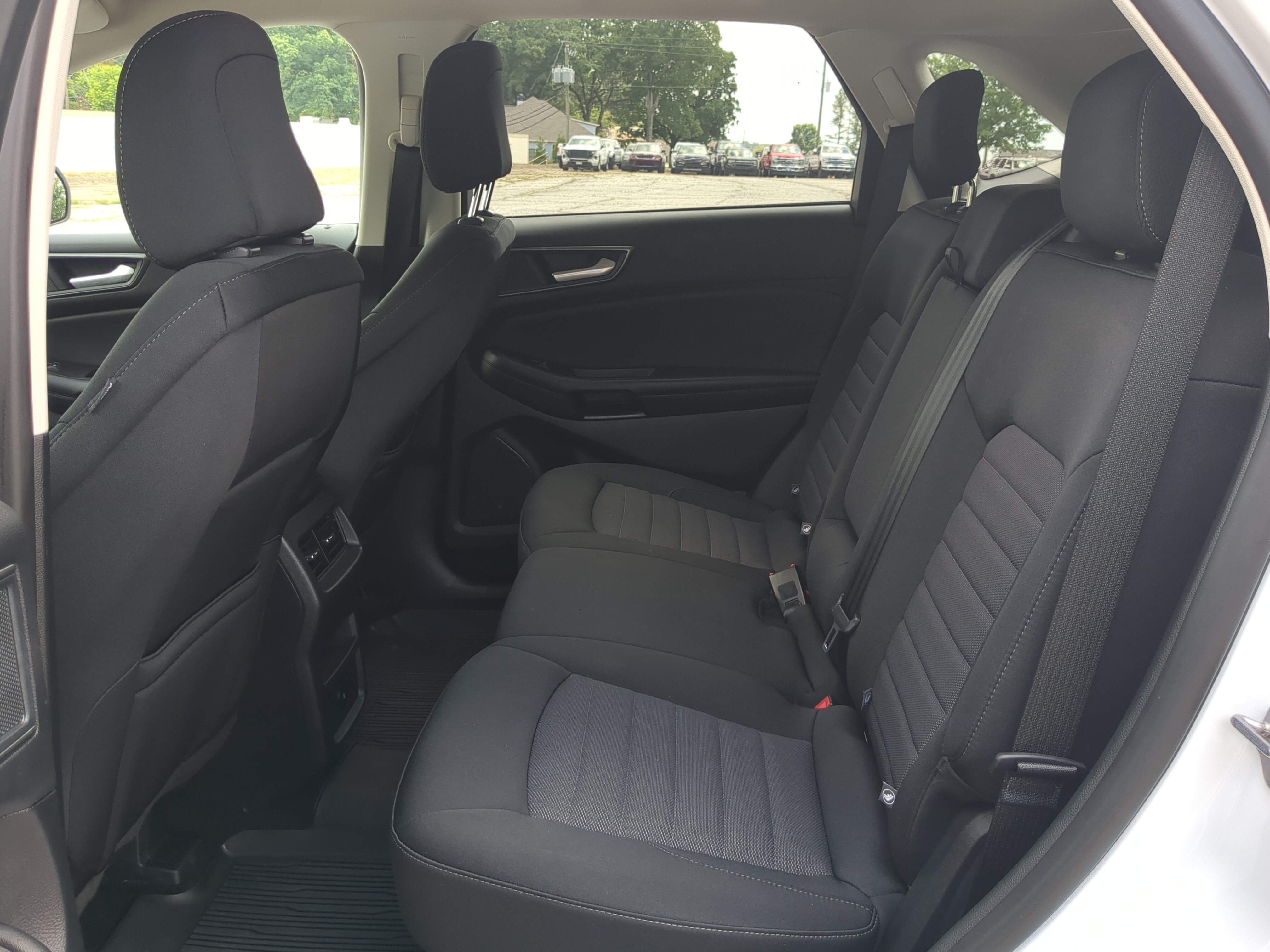 Certified 2024 Ford Edge SE w/ Black Appearance Package AWD/4WD image 12
