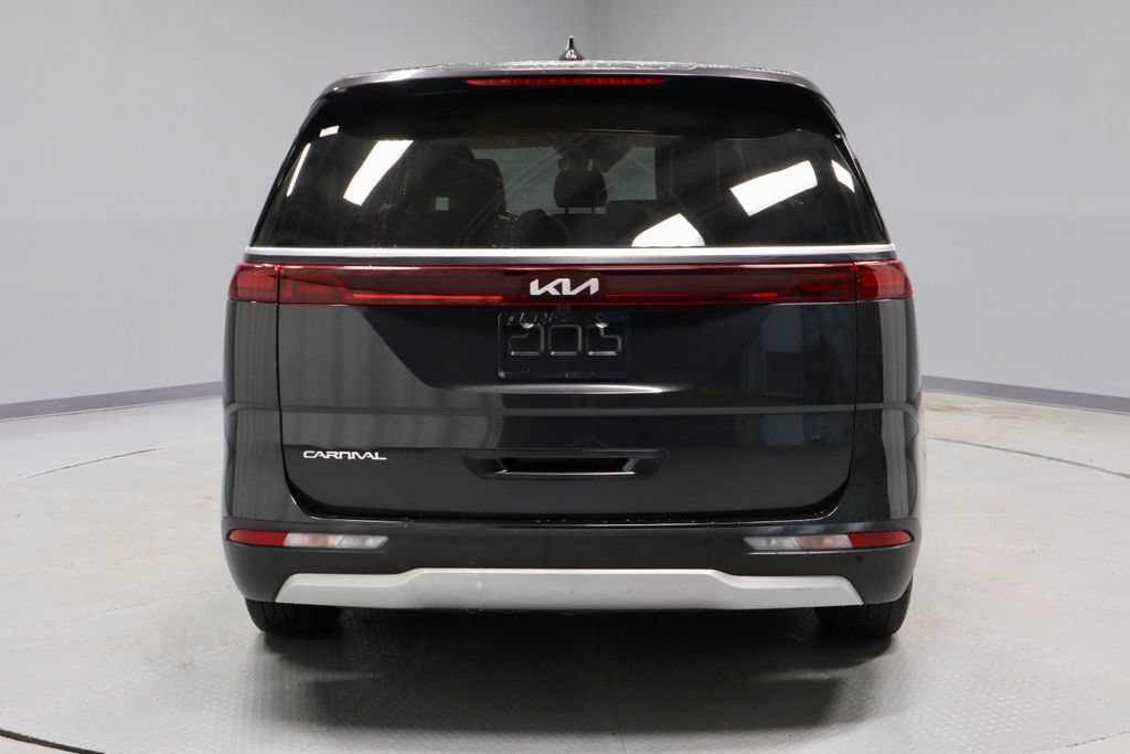 Used 2024 Kia Carnival LX FWD image 10