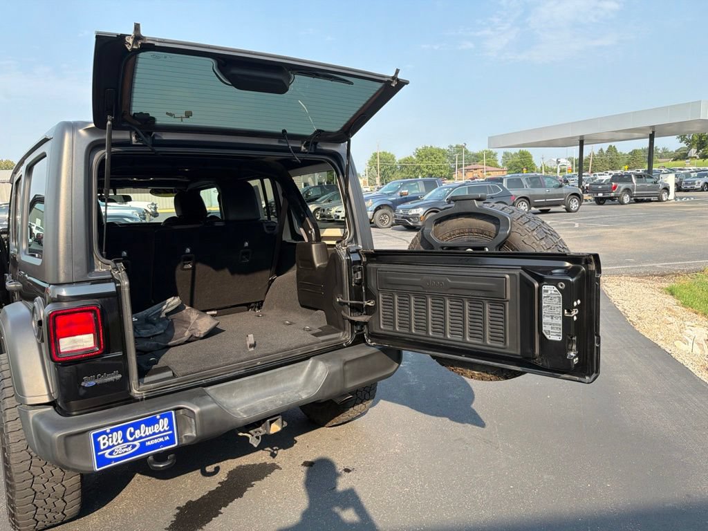 Used 2022 Jeep Wrangler Unlimited Sport AWD/4WD image 15