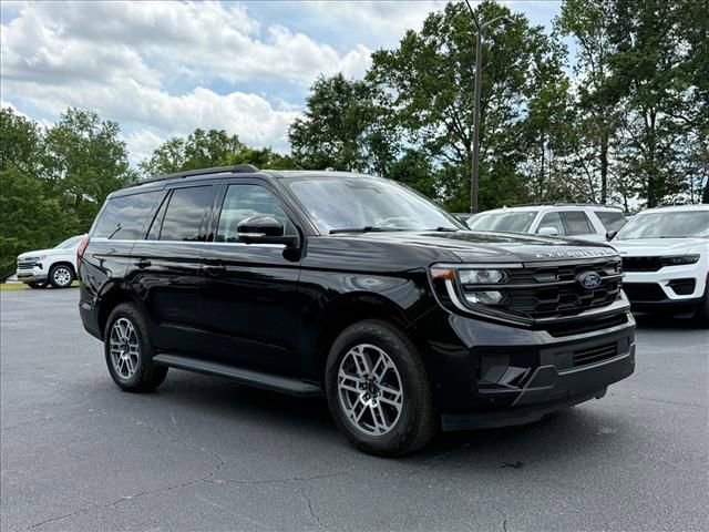 Certified 2025 Ford Expedition Active AWD/4WD image 2