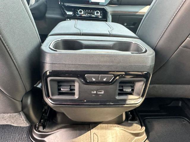 Used 2023 GMC Sierra 1500 AT4 w/ Technology Package AWD/4WD image 16