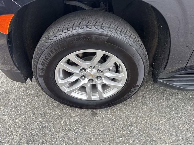 Used 2024 Chevrolet Suburban LT image 13