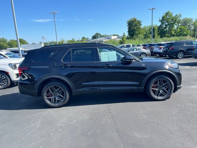 Certified 2025 Ford Explorer ST-Line w/ Premium Package AWD/4WD image 6