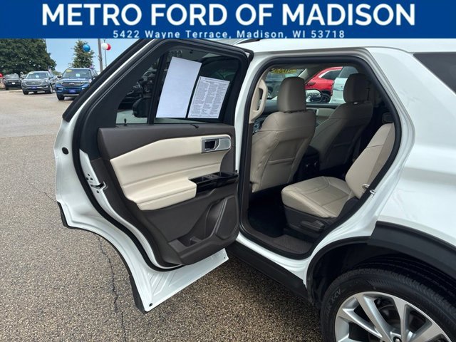 Certified 2023 Ford Explorer Platinum w/ Technology Package AWD/4WD image 39