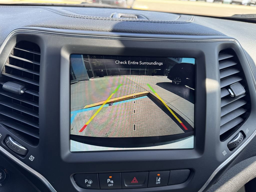 Used 2023 Jeep Cherokee Altitude Lux image 22