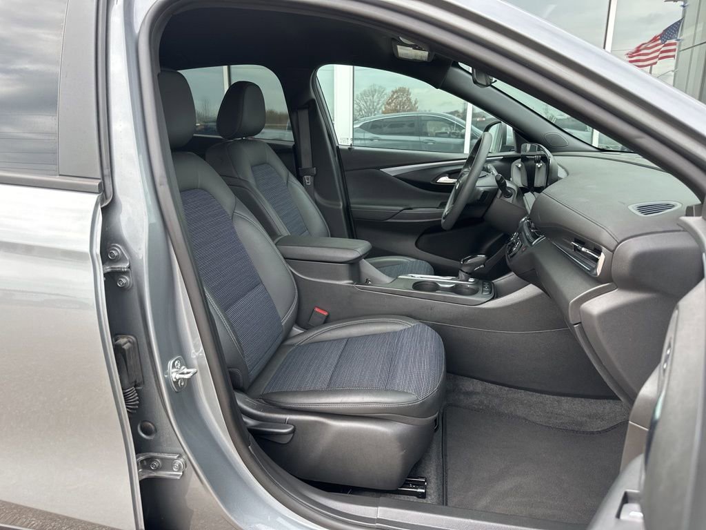 Used 2025 Buick Envista Preferred image 22