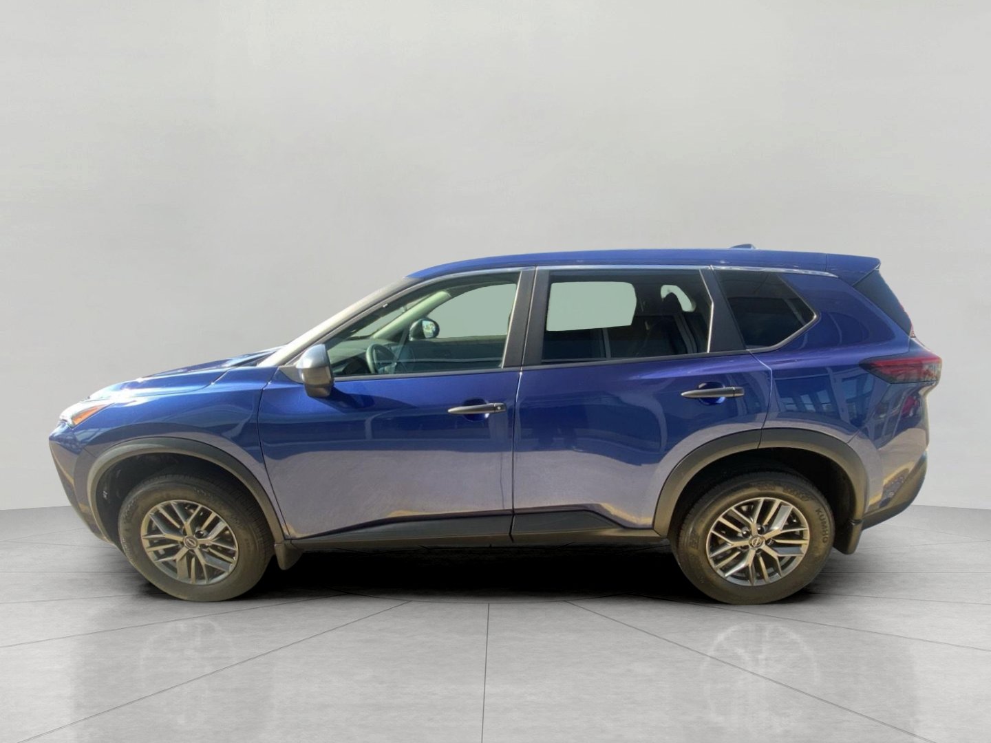 Used 2023 Nissan Rogue S AWD/4WD image 7