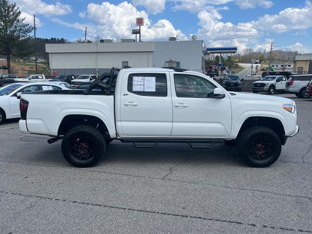 Used 2023 Toyota Tacoma SR AWD/4WD image 2