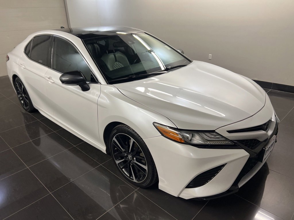 Used 2019 Toyota Camry XSE image 5