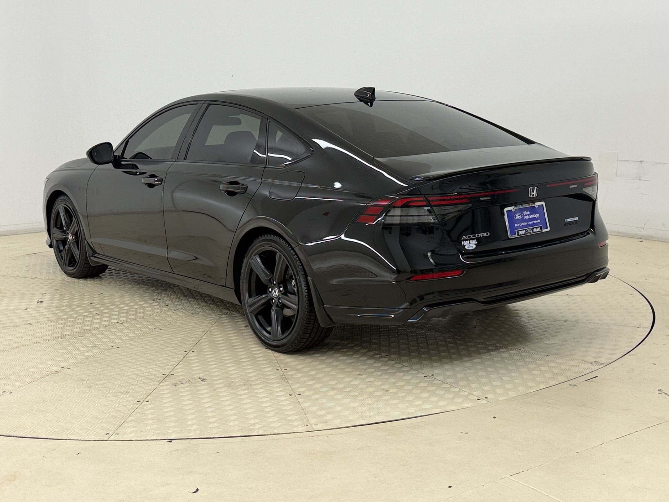 Used 2024 Honda Accord Sport image 3