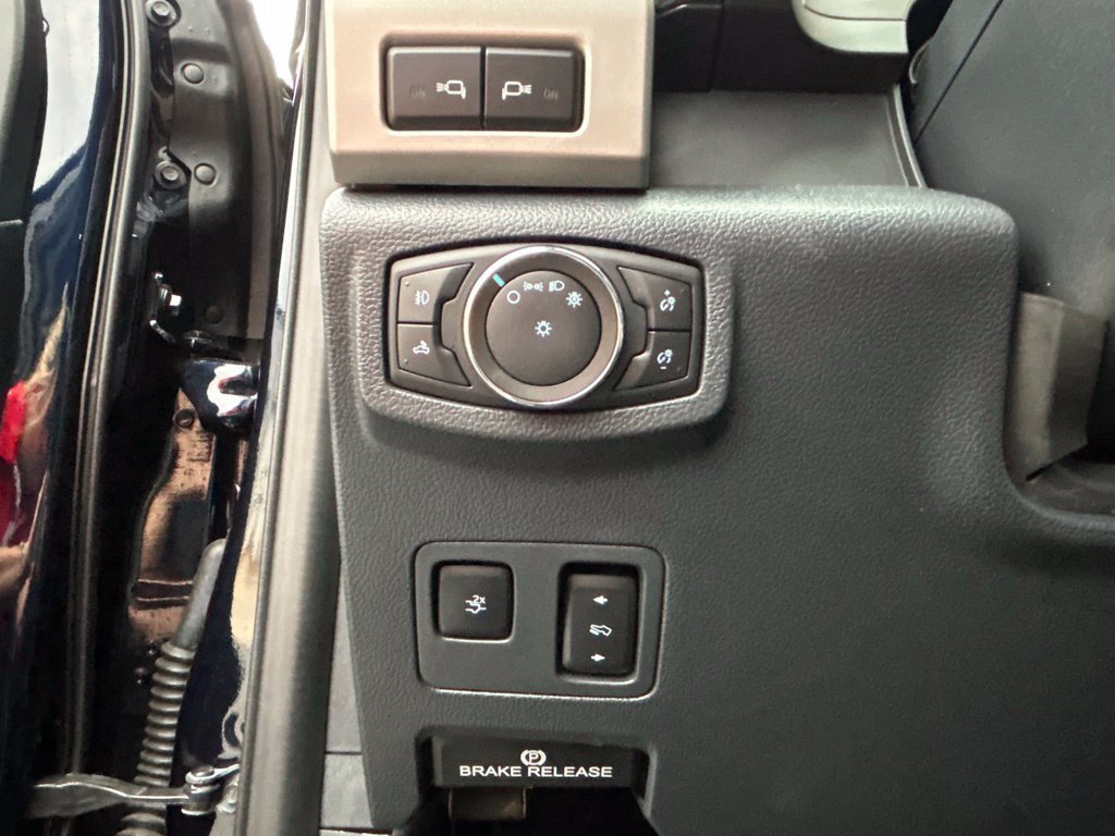 Certified 2022 Ford F250 Lariat w/ Lariat Ultimate Package AWD/4WD image 18