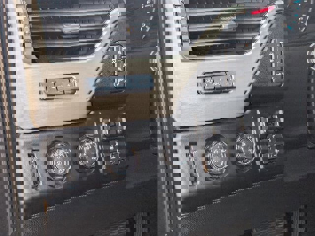 Used 2018 GMC Yukon Denali w/ Open Road Package image 19