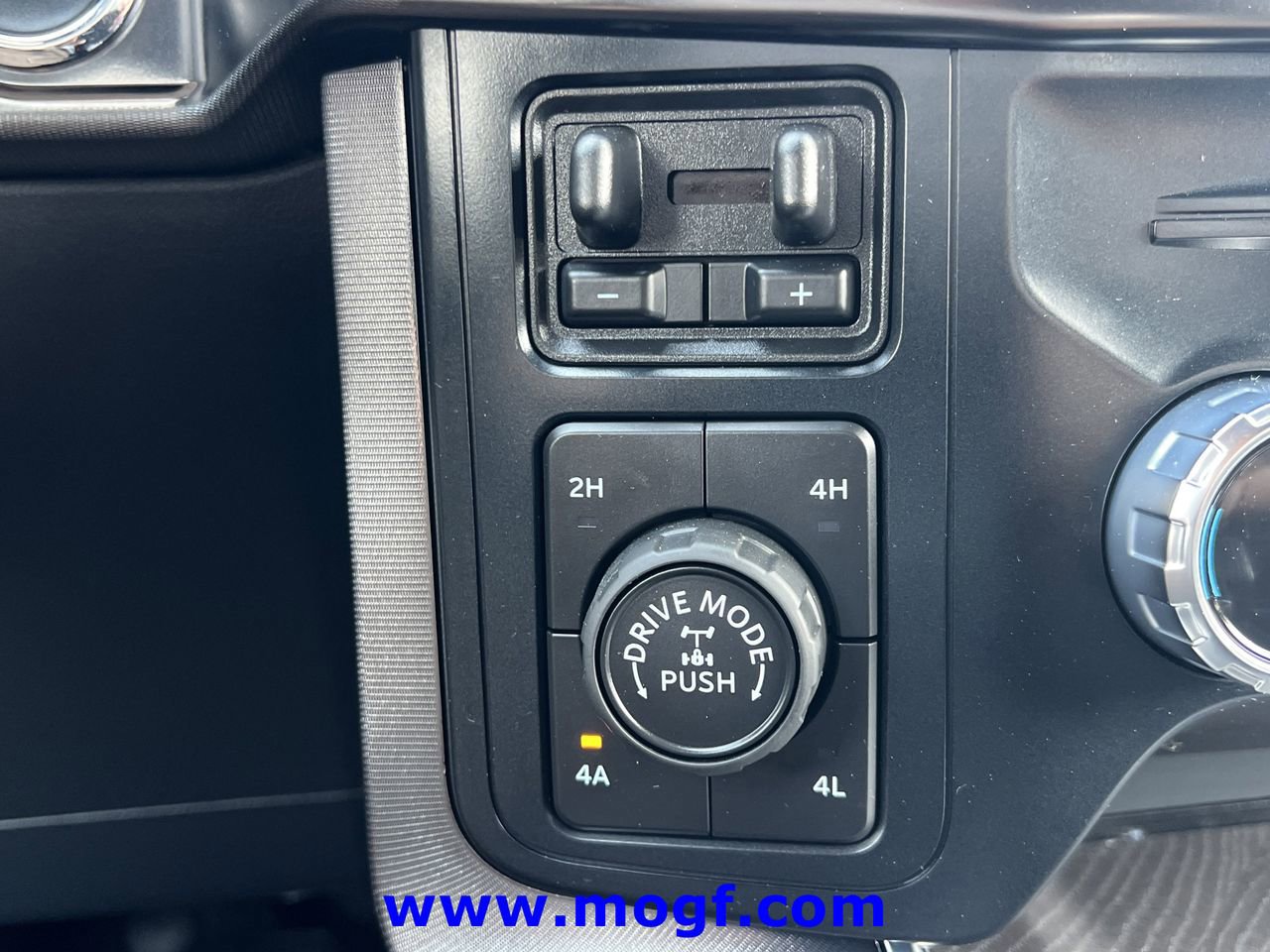 Certified 2023 Ford F150 Platinum w/ Equipment Group 701A High image 14